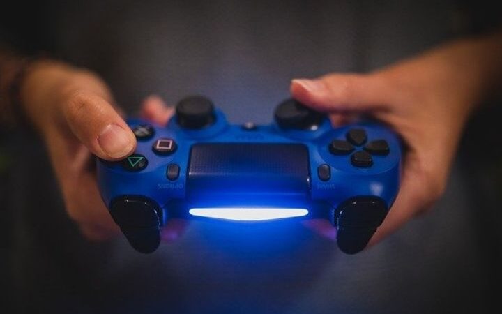 What Are The Best PS4 Controllers?