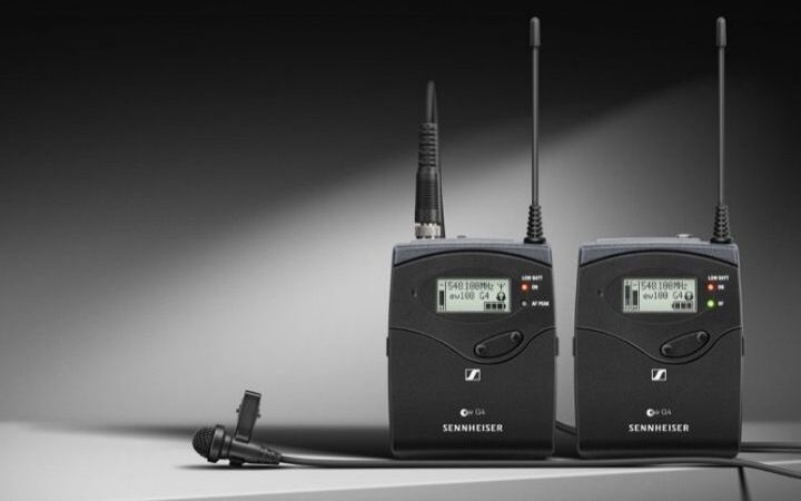 How Does A Wireless Microphone Work?